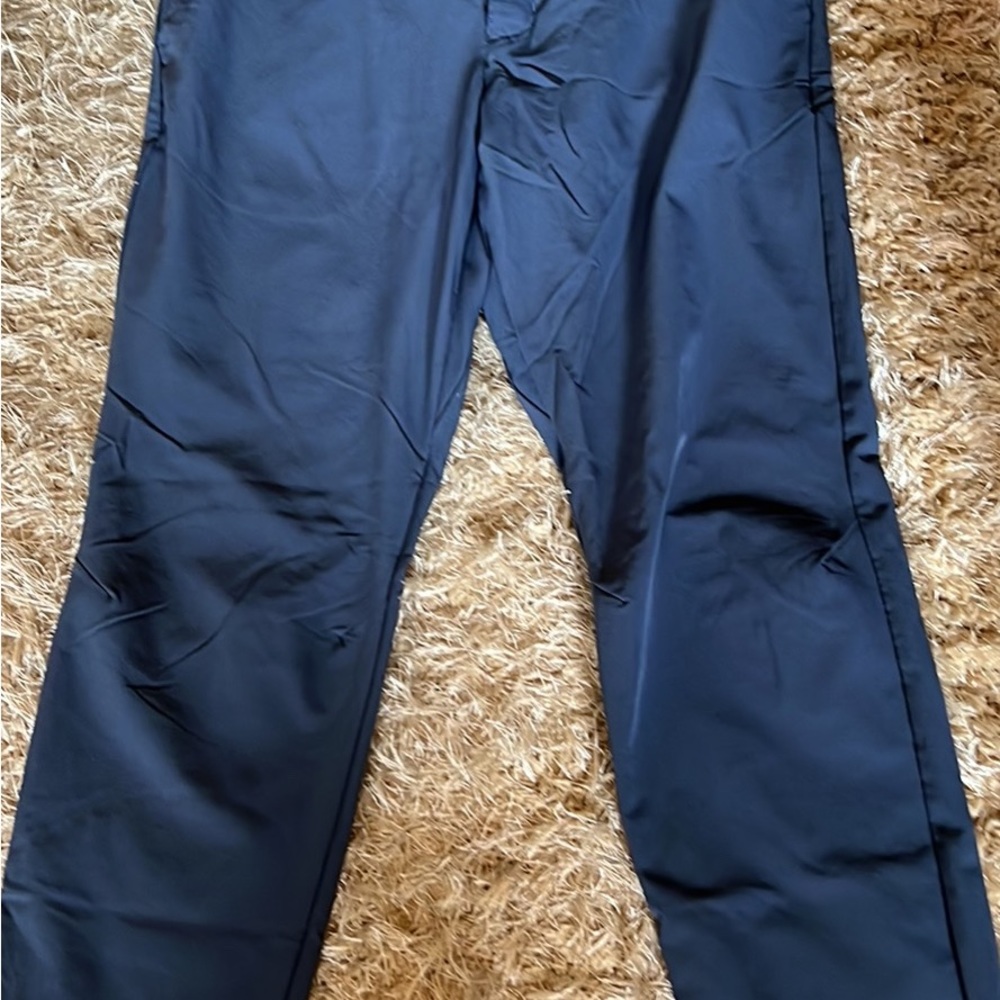 Nike Dri Fit mens golf pants size 32x32 blue color. Elastic waist, never worn